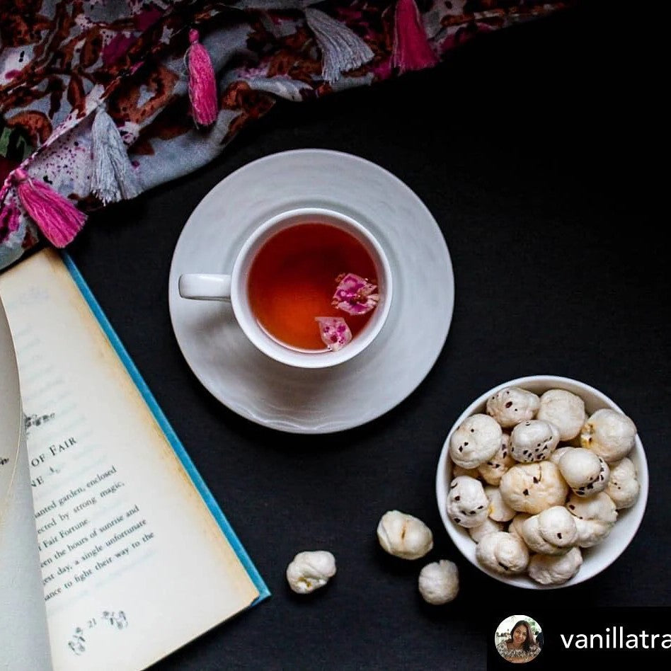 Rose tea with roasted foxnuts